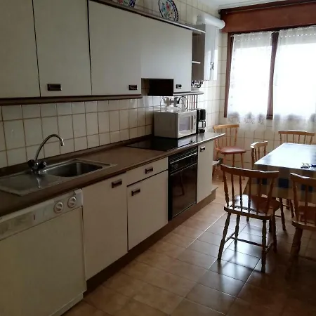 Piso Calle Roman Romano, 18 شقة